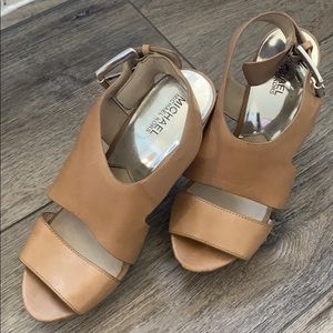 Michael kors  high heels nude súper confortable